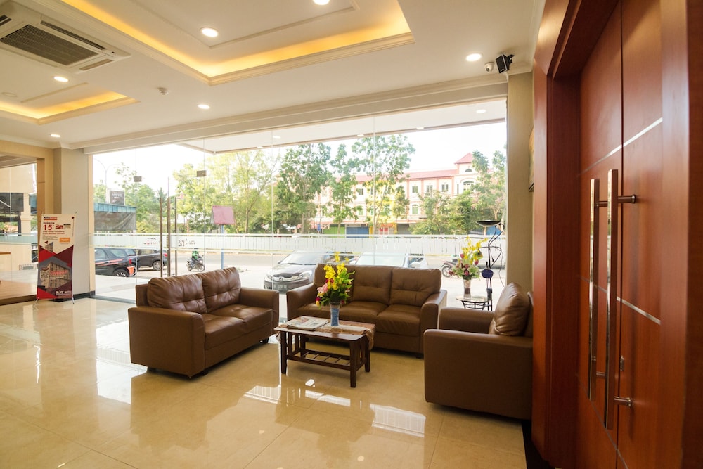 Blitz Hotel Batam Centre 30/37