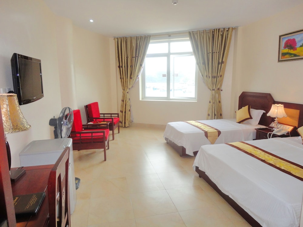 Hung Long Harbour Hotel 26/58