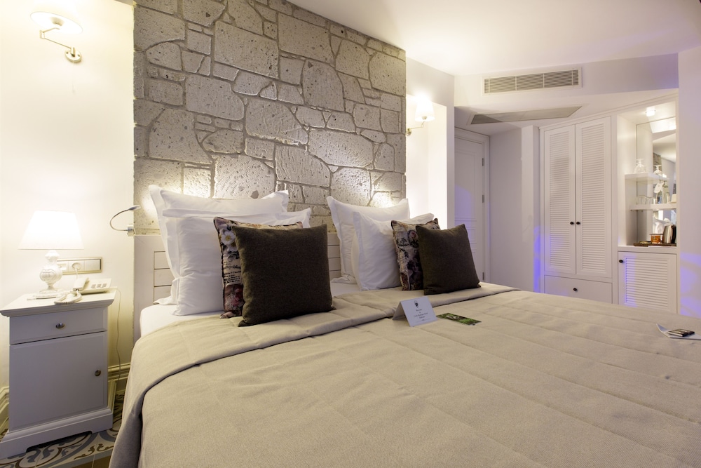 Cella Boutique Hotel 34/44