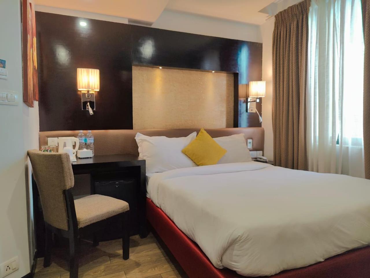 Mahabir Palace 16/40