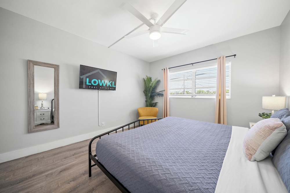 Bayview Regency Apartments By Lowkl 20/50