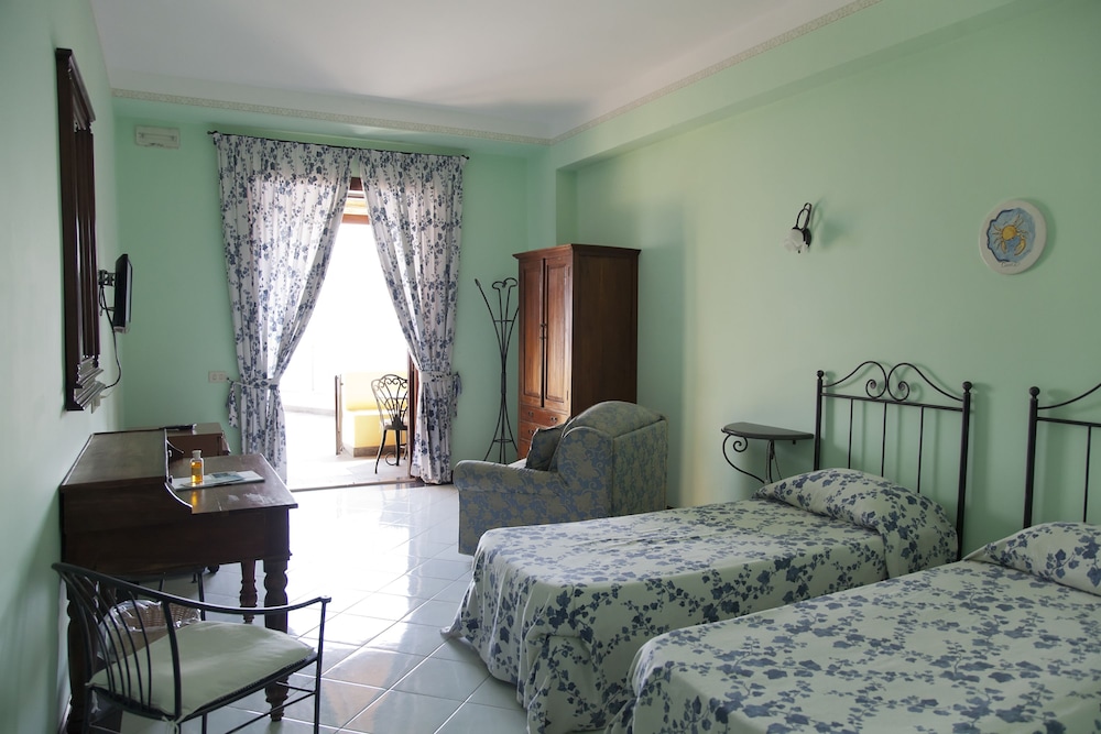 Hotel A Pinnata Lipari 7/33