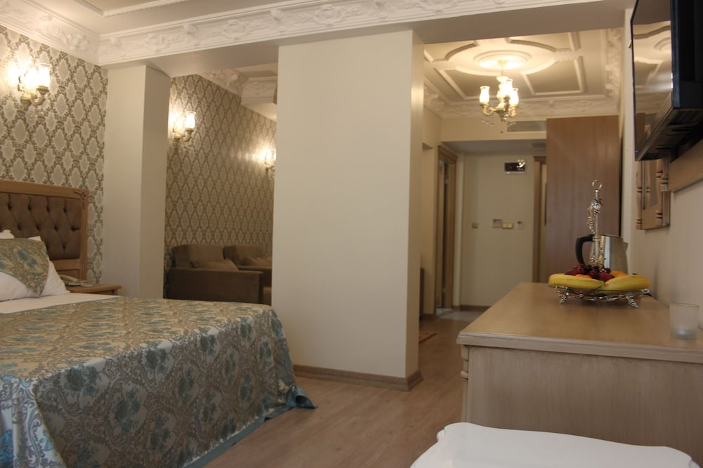 Apple Tree Hotel 11/68