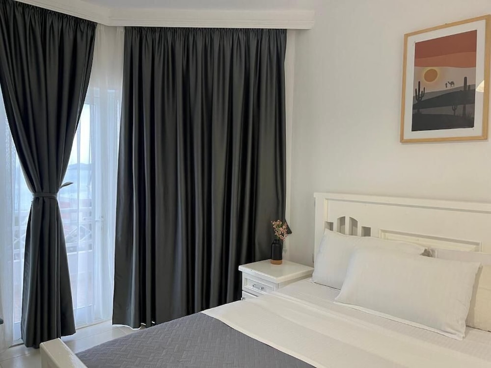 DELUXE, DOUBLE BED, SEA VIEW, BALCONY