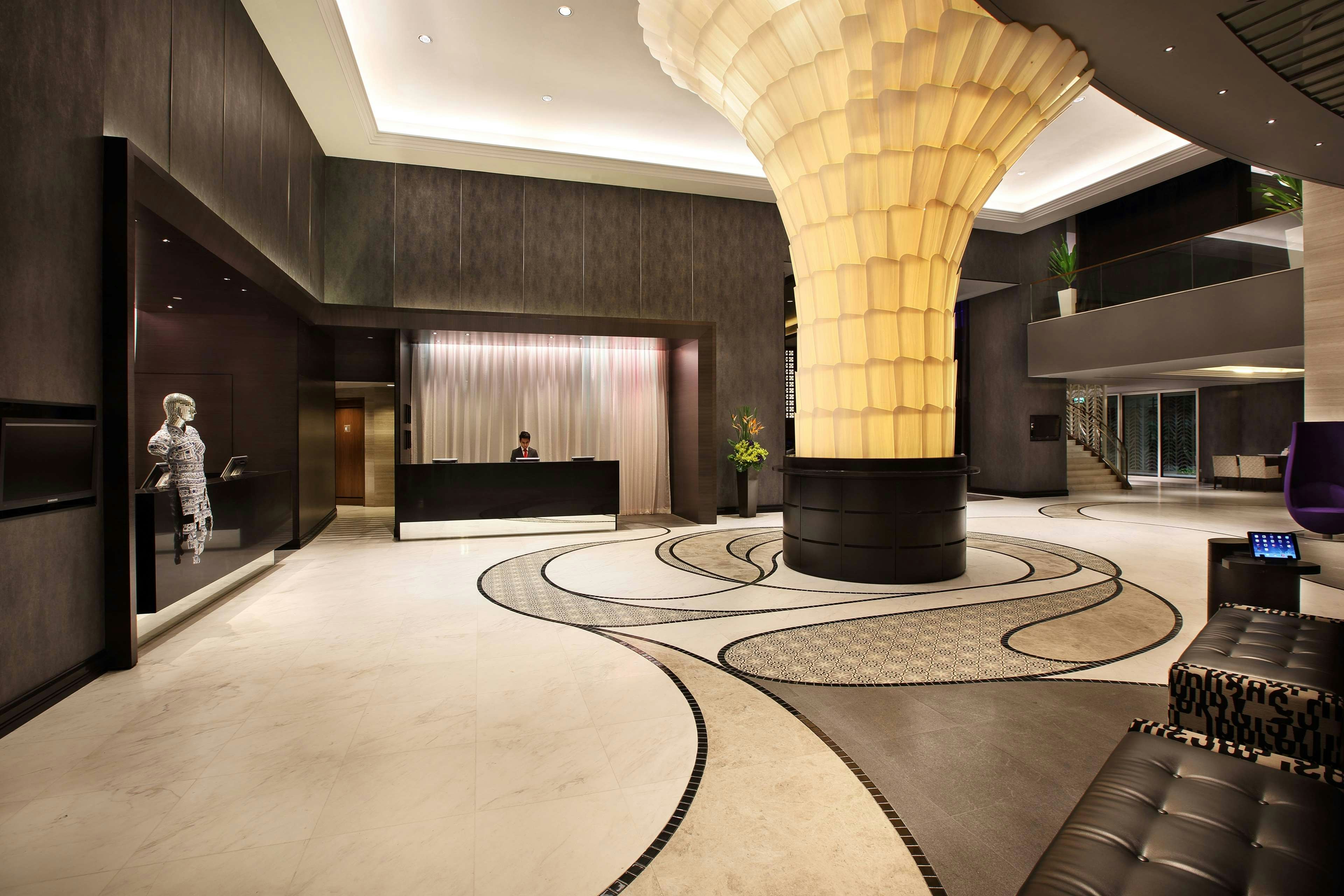 Rendezvous Hotel Singapore by Far East Hospitality 3/25