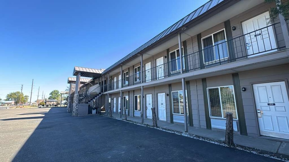 Sundowner Inn Forsyth I 94 6/62
