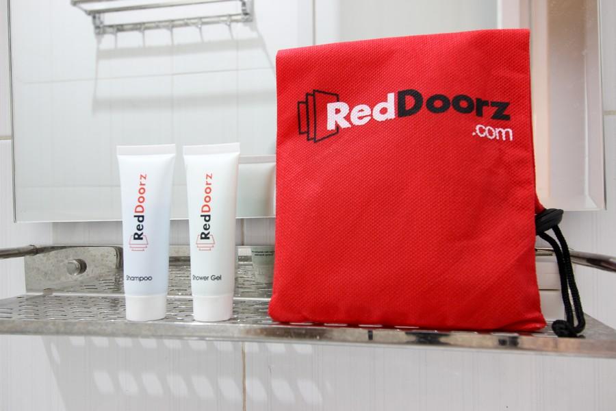 Reddoorz Plus Near Upn Jogjakarta 2 23/32