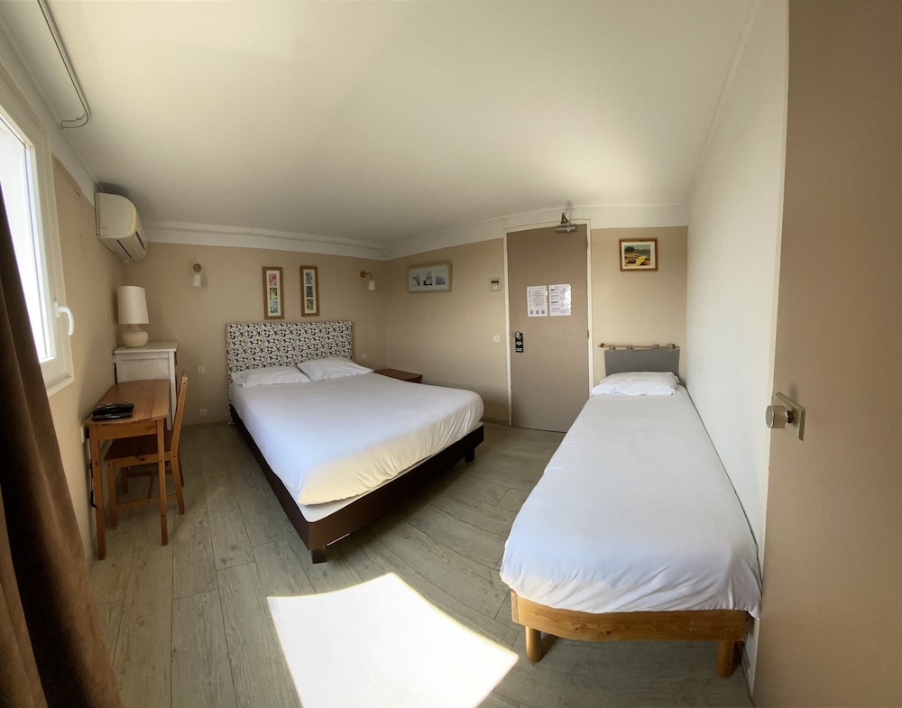 LE SUD HOTEL 12/44