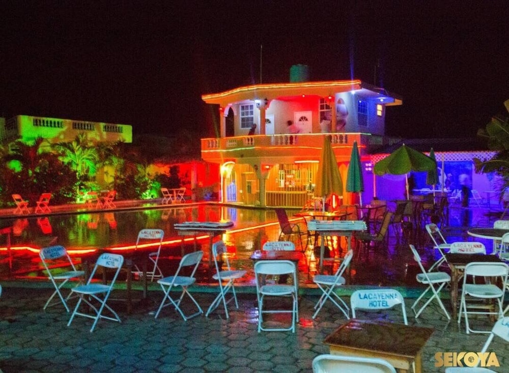 La Cayenna Hôtel Et Restaurant 8/39