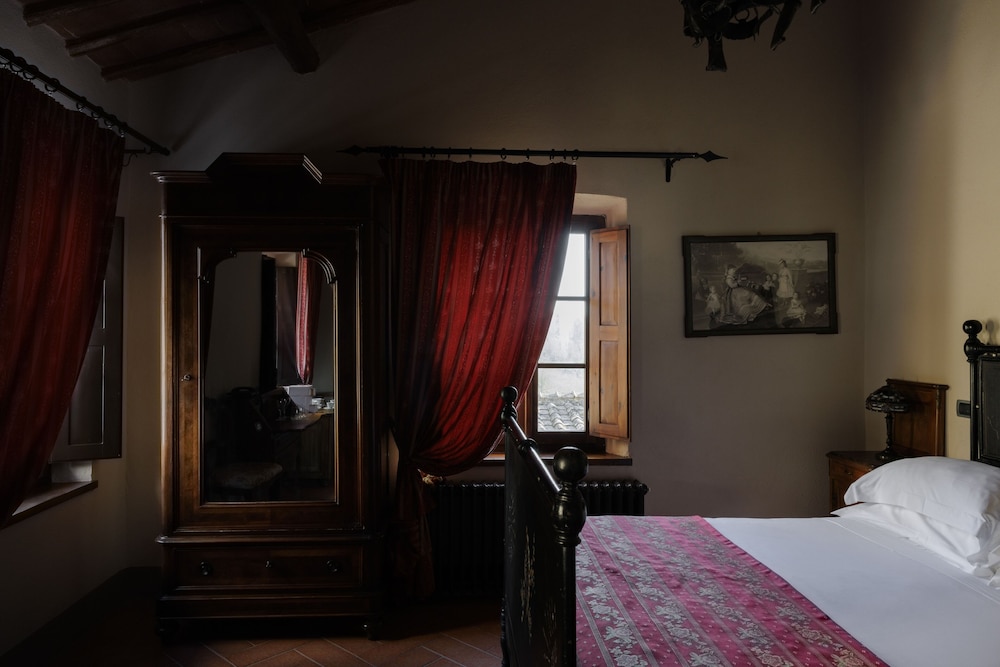 Castle, Queen Bed