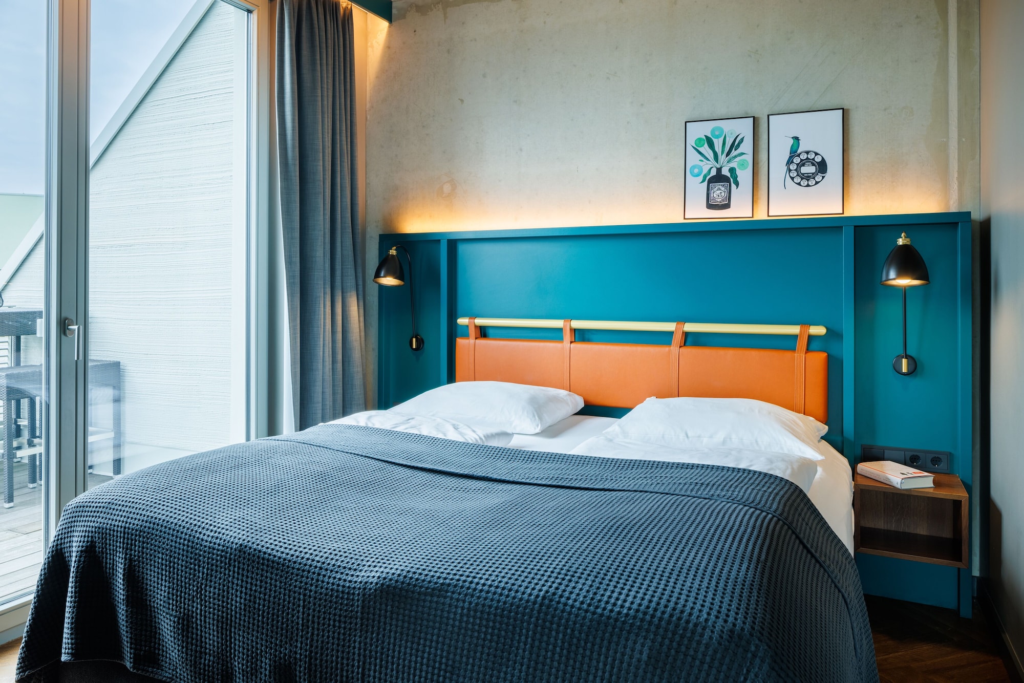 Green, Vibe, Penthouse, 2 King Beds, Sofa