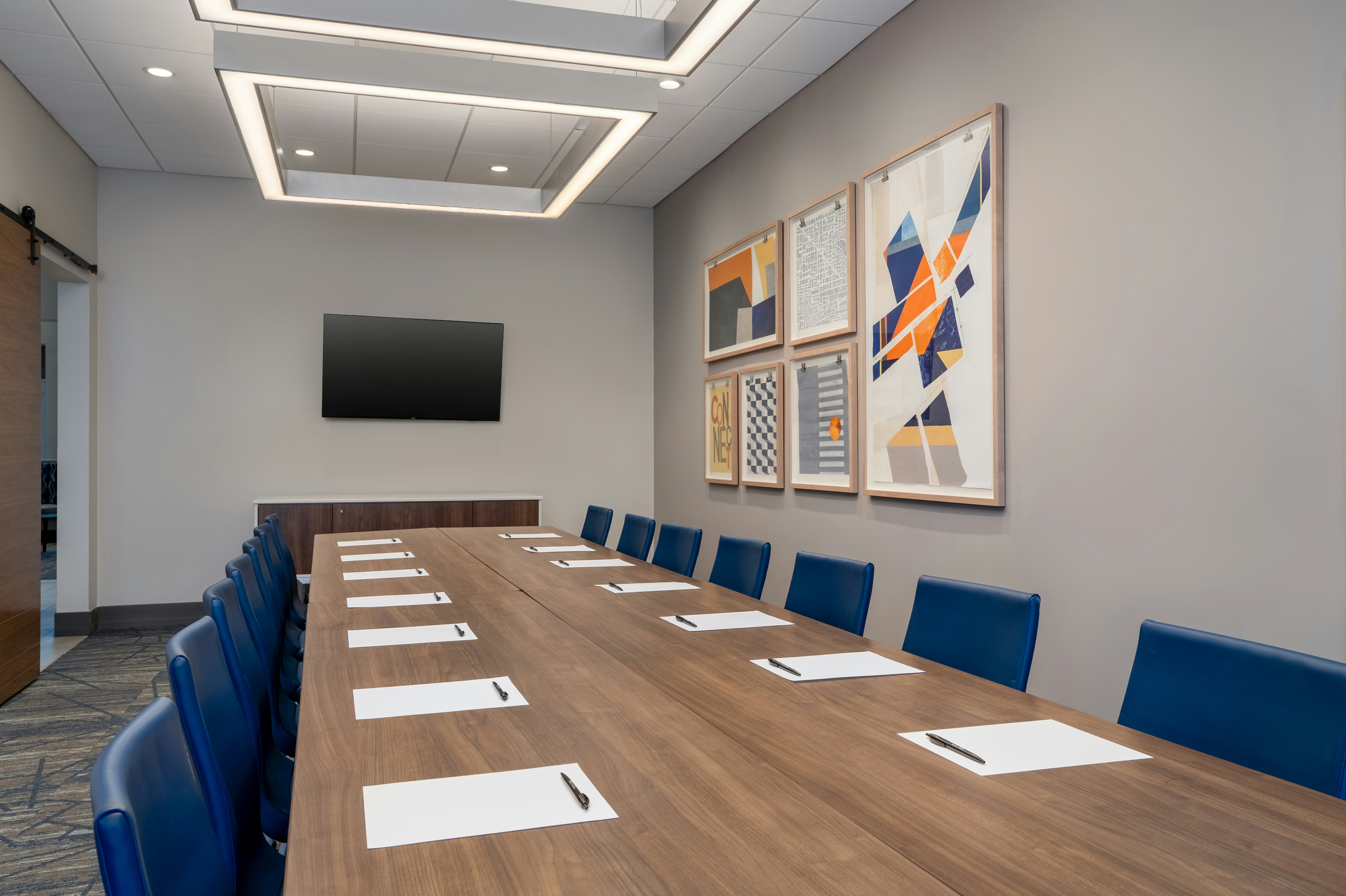 Holiday Inn Express and Suites Linden by IHG 43/55