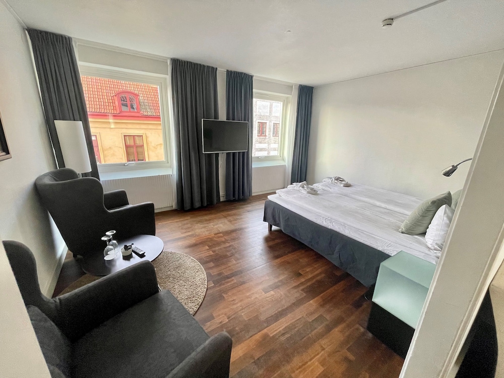 First Hotel Witt 21/67