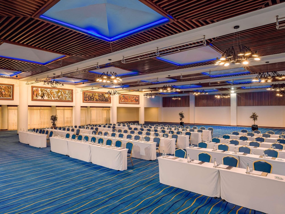 Movenpick Hotel & Residences Nairobi 64/69