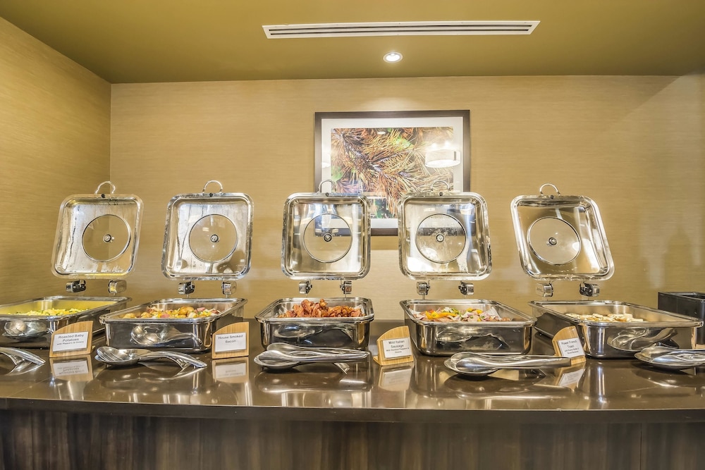 Quality Hotel & Conference Centre Fort McMurray 29/41