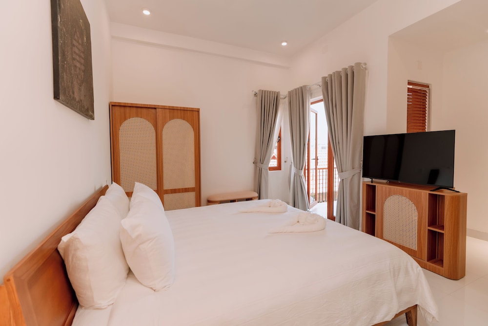 Hue Riverside Villa 10/50