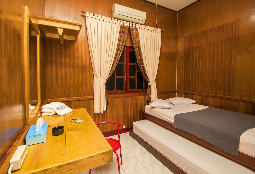 Waisai Beach Hotel 6/8