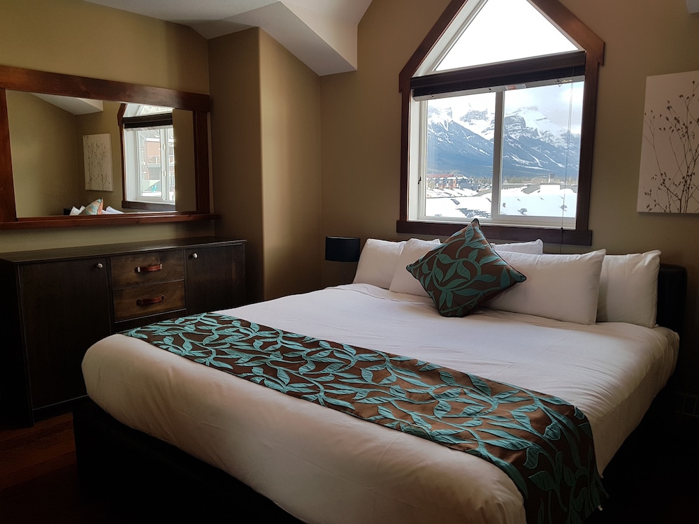 2 BEDROOMS, LUXURY, PENTHOUSE, MOUNTAIN VIEW, BALCONY