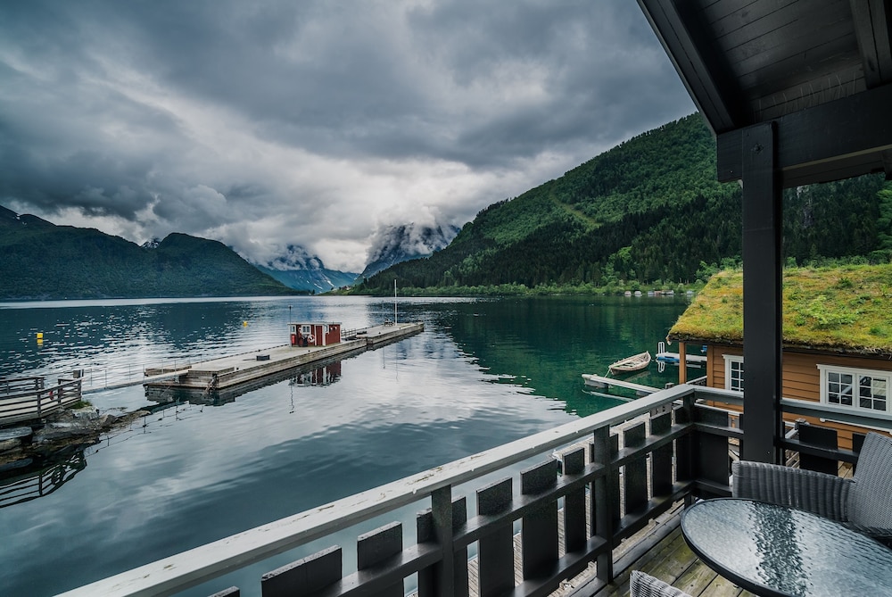Sagafjord Hotel 37/42