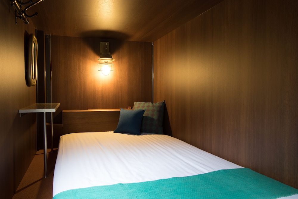 Capsule, Single Bed