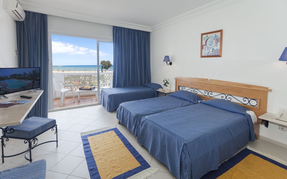 Itropika Beach 28/67