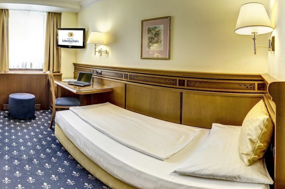 Hotel Mondschein 5/33