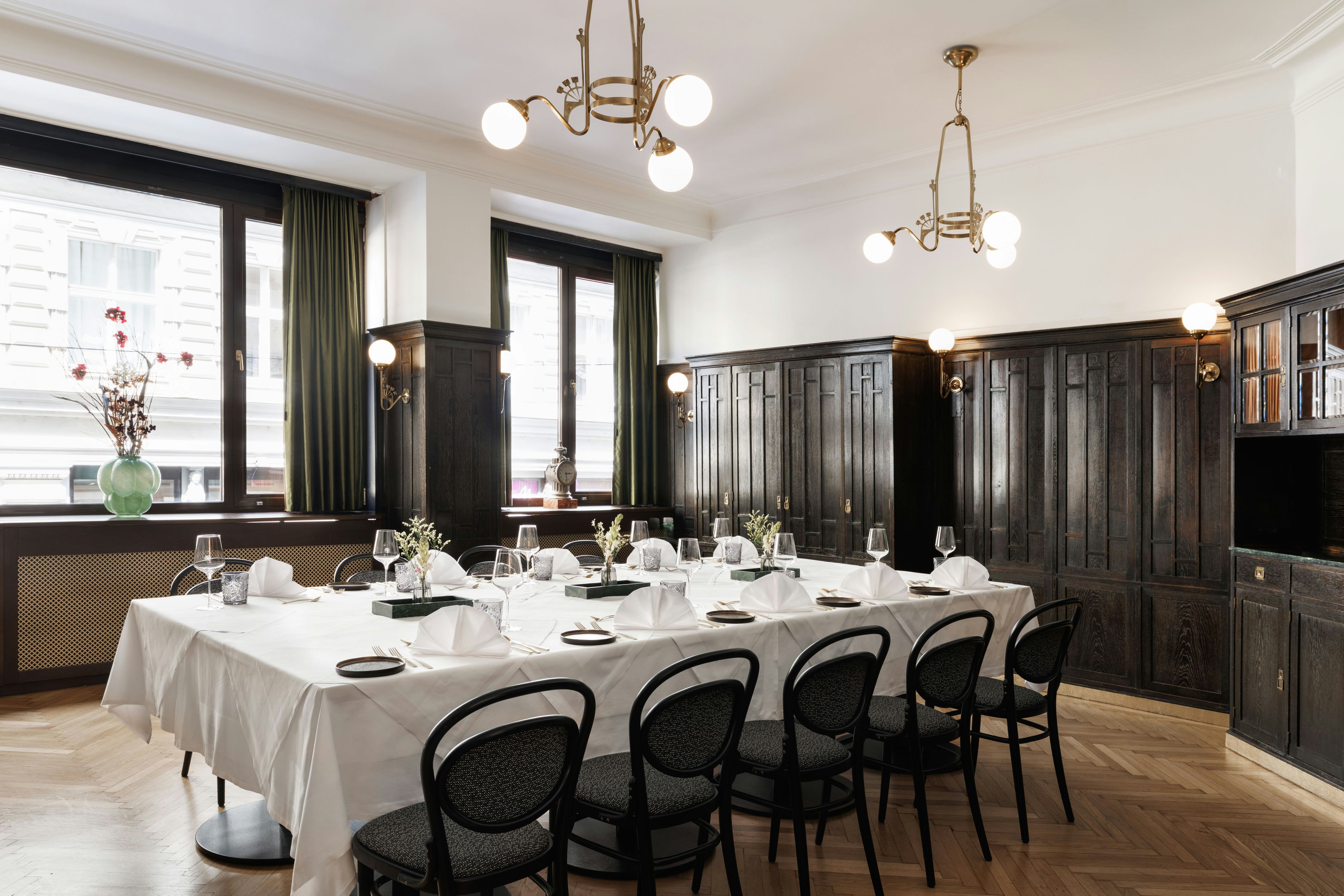 Hotel Astoria Vienna, Curio Collection by Hilton 40/54
