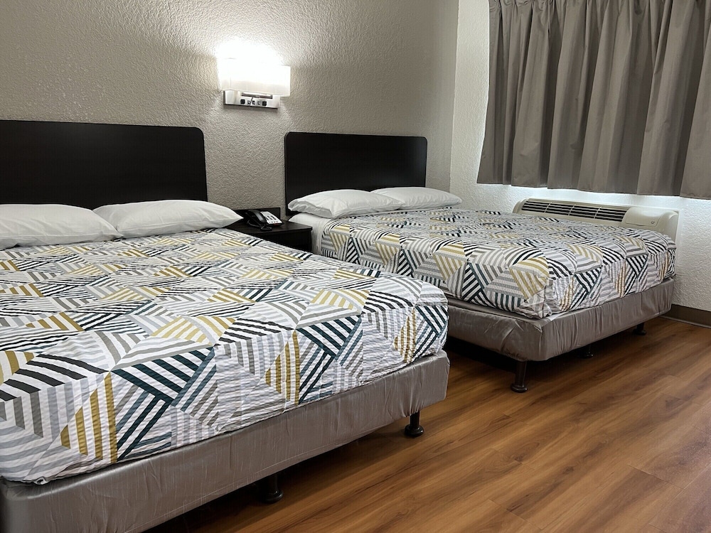 Motel6 Longview, TX 44/64