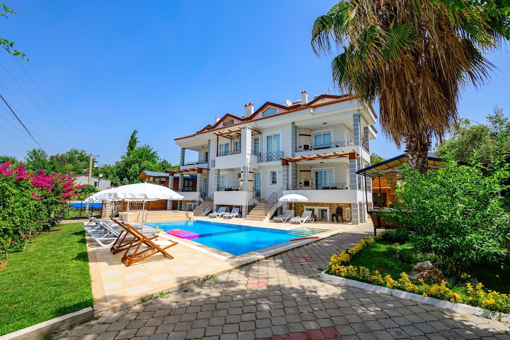 Anatolian Apartments 45/50