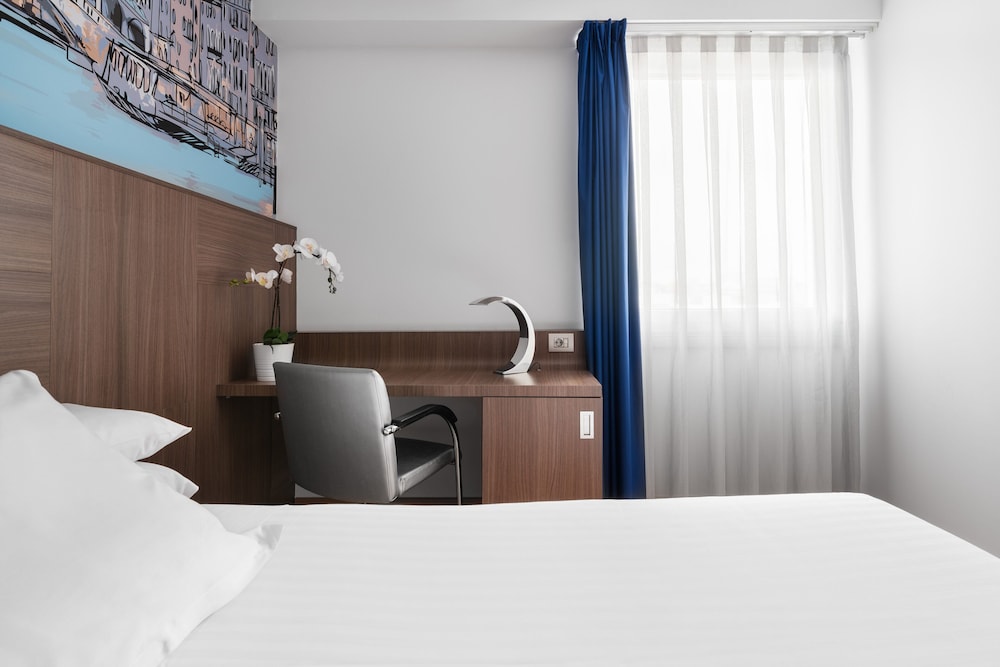 Eurostars Blue Coruna 30/74