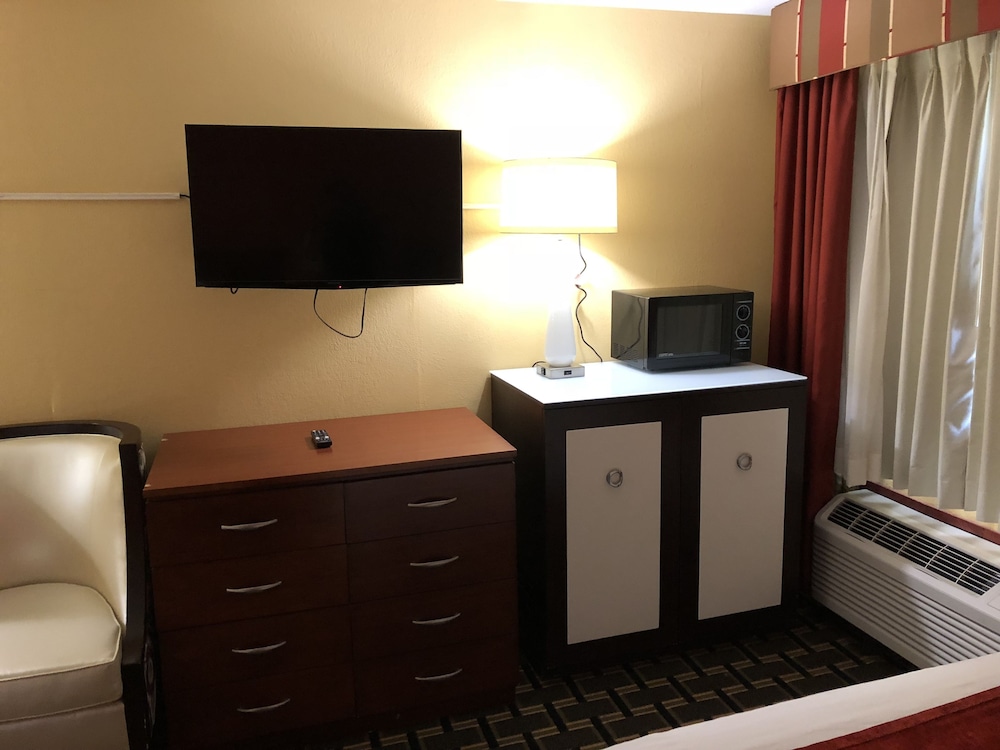 Baymont By Wyndham Springfield 15/27