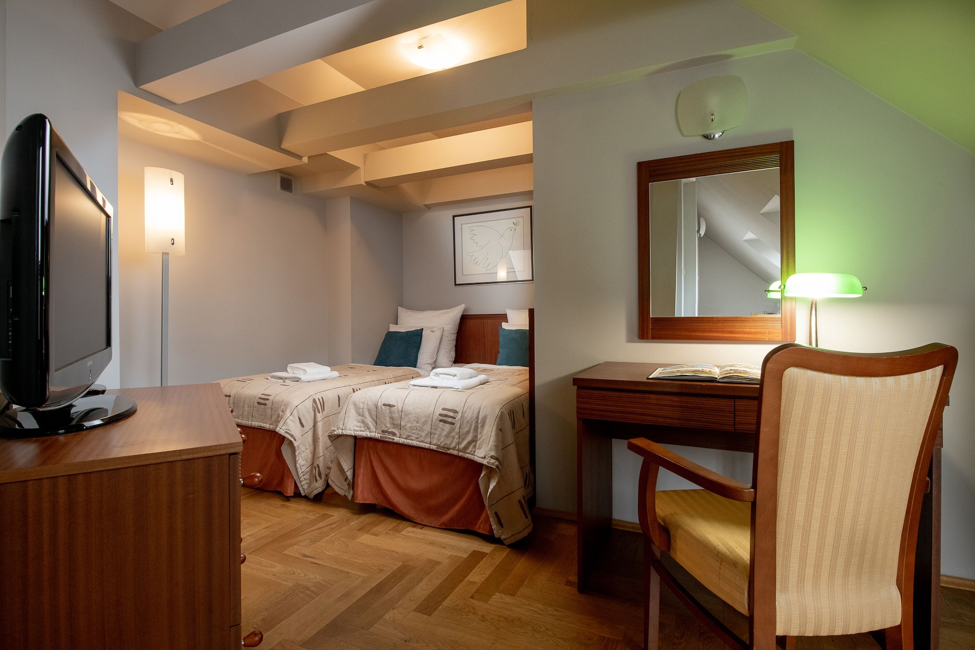ECONOMY, APARTMENT