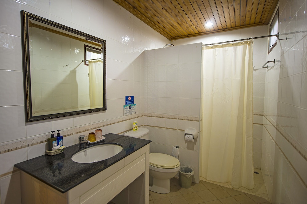 ROCKY POINT RESORT 62/62