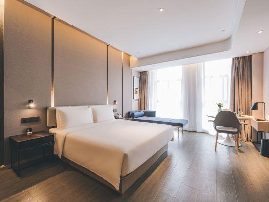 Atour Hotel Jurong Baohua Xianlin Avenue 12/40