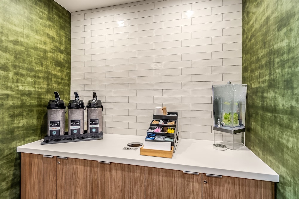 Fairfield Inn & Suites by Marriott Dallas DFW Airport North Coppell Grapevine 38/39