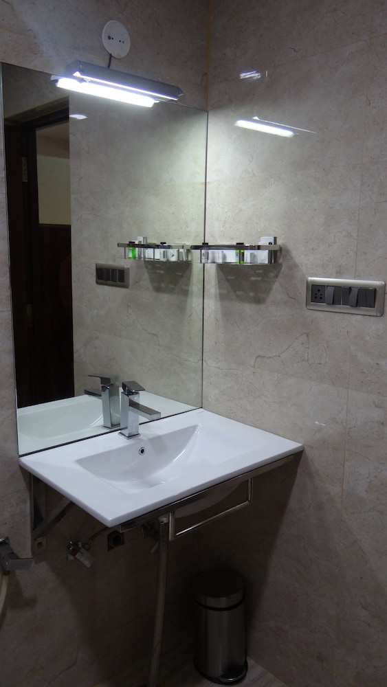 Arna Hotel 28/28