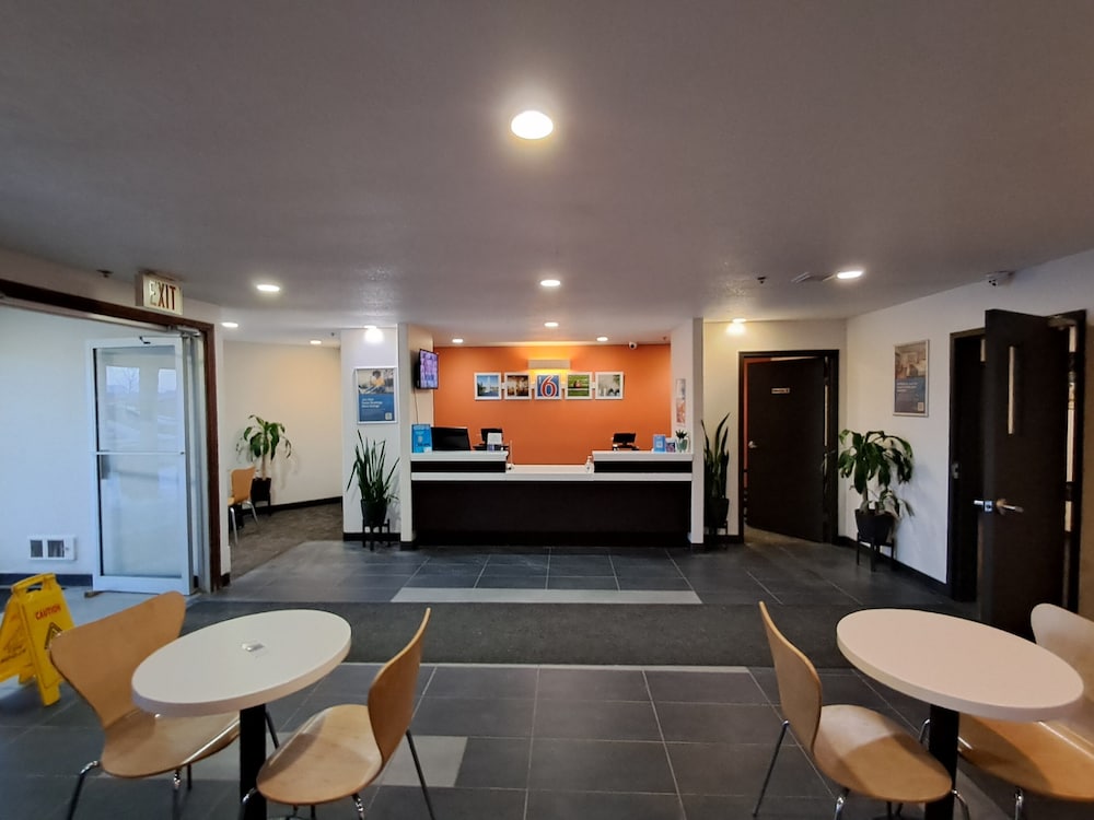 Motel6 Regina, SK 7/62