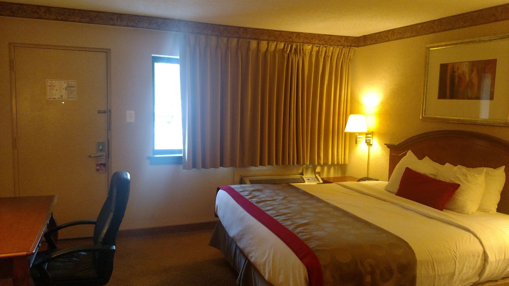 Room, King Bed, Exterior Entrance