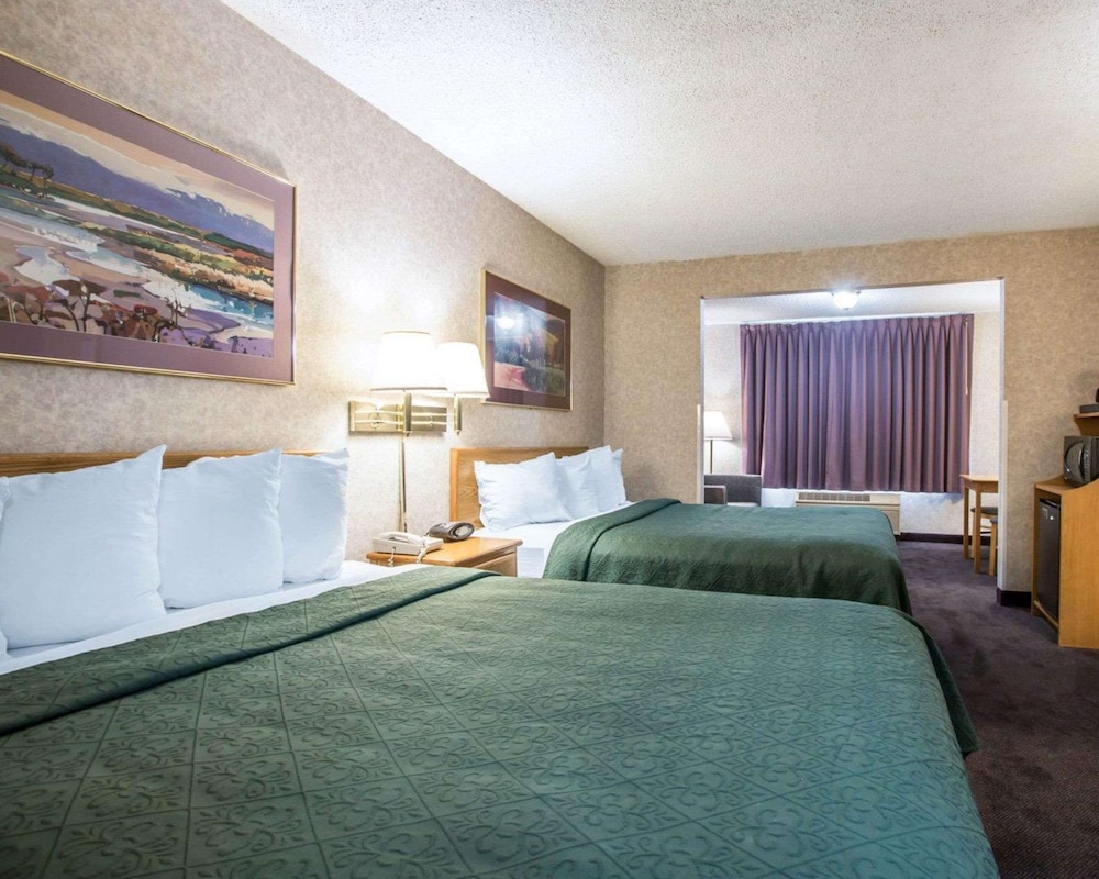 SUITE, 2 QUEEN BEDS