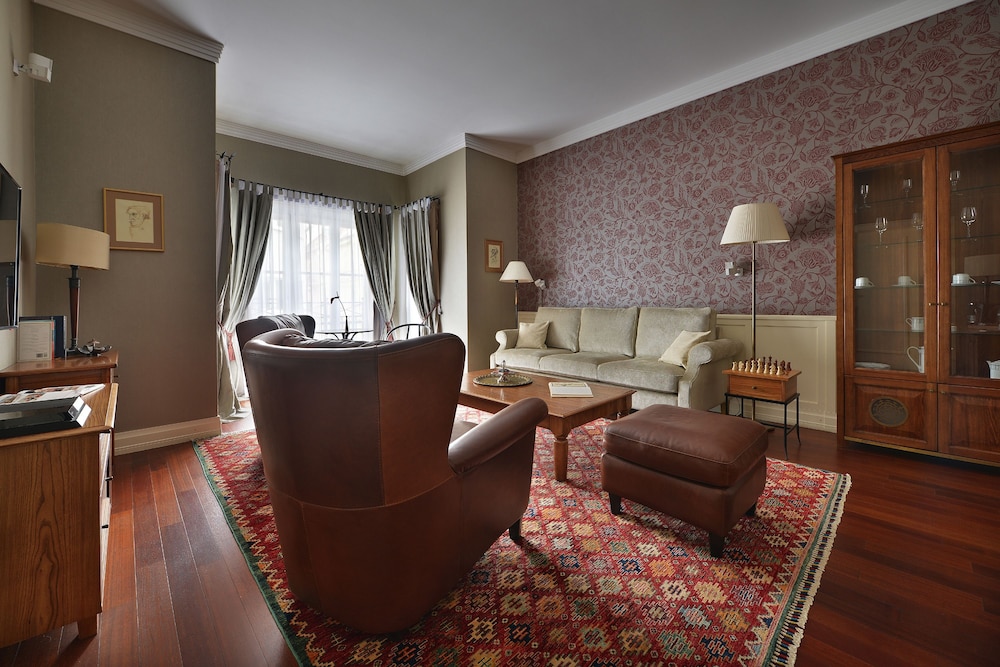 Marrol S Hotel 26/46