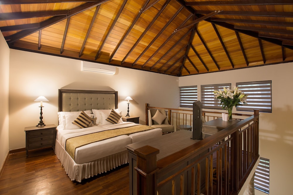 Deer Park Hotel 22/70