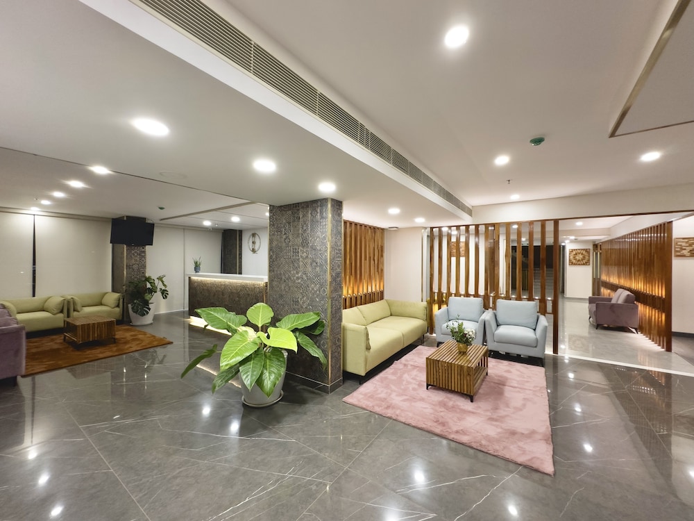 The Habitat Suites 35/50