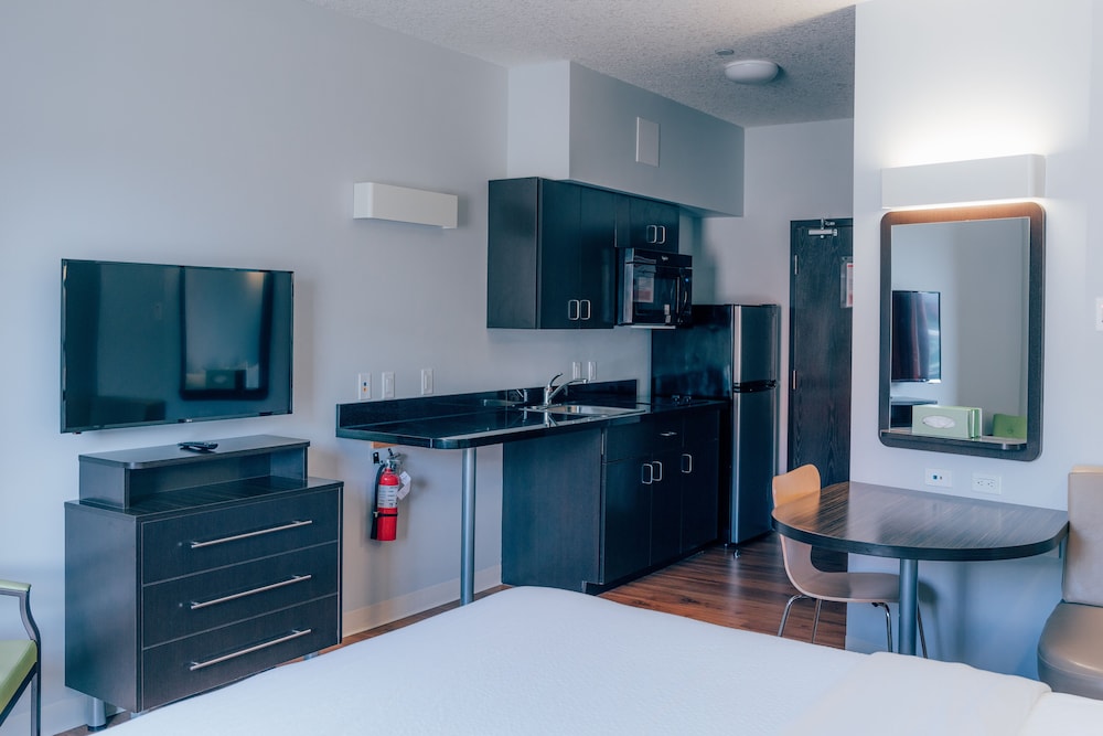 Motel6 Airdrie Ab 60/68