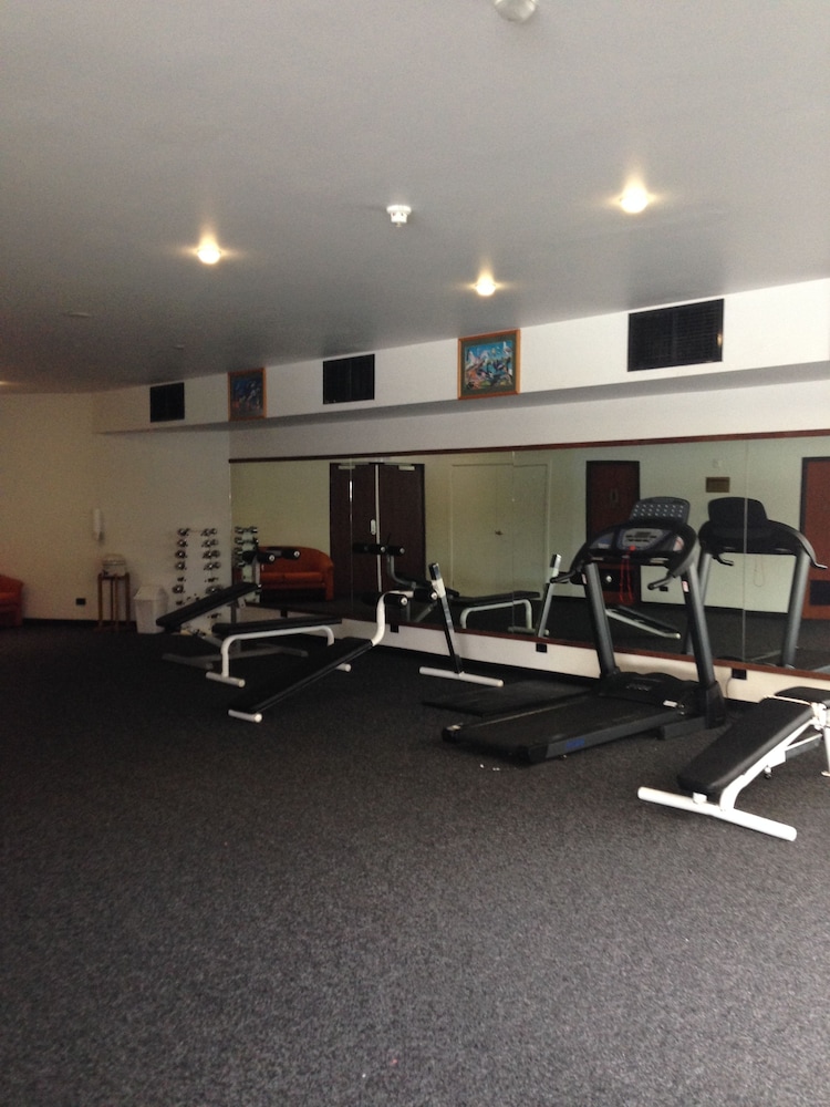 Lakes Resort Hotel 23/32