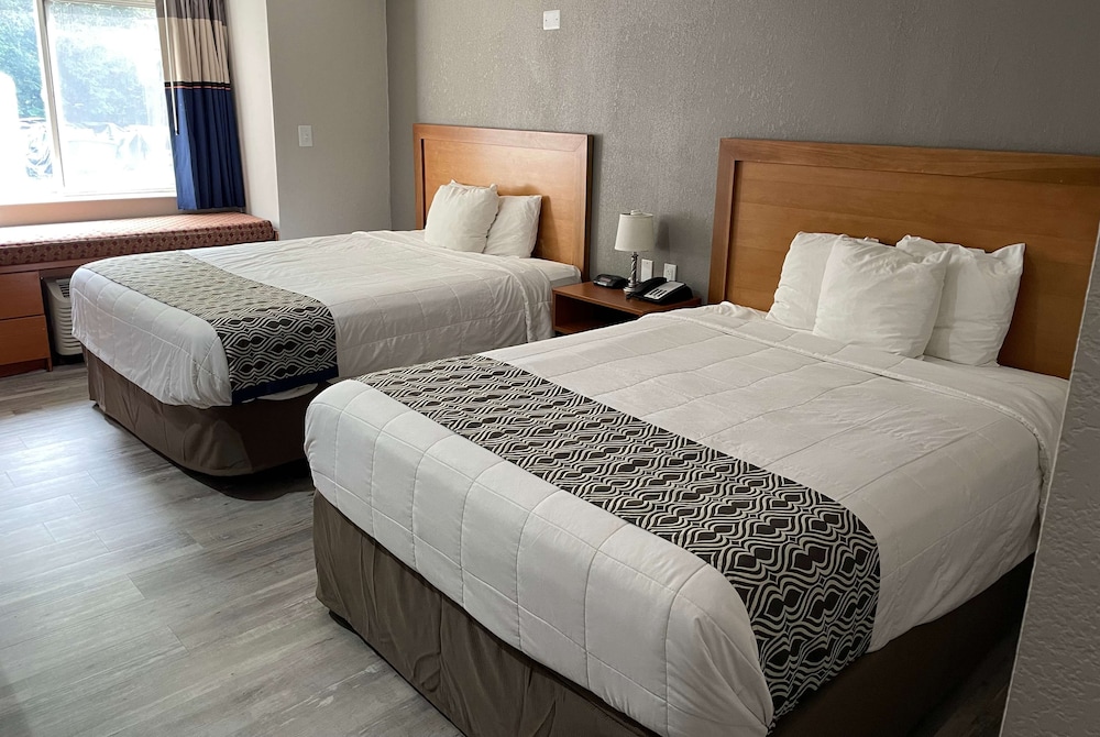 Room, 2 Queen Beds