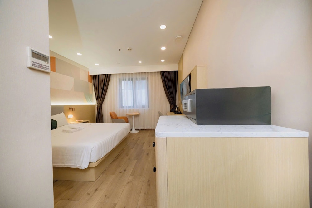 Twins Hotel 28/48