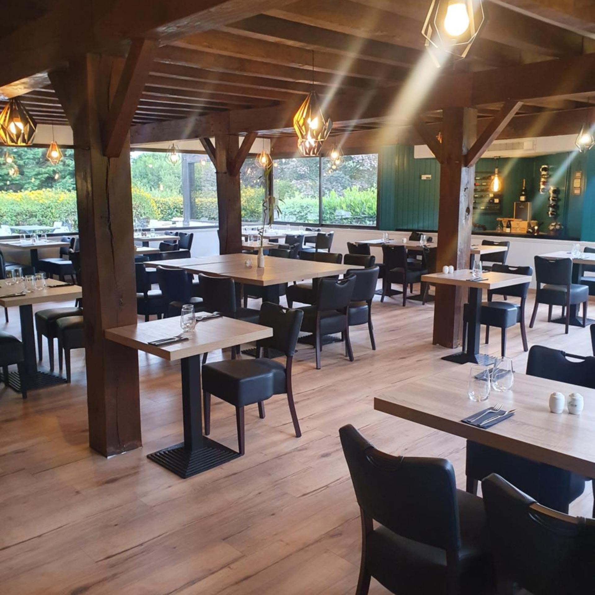 Hotel Les Dineux Village 12/25
