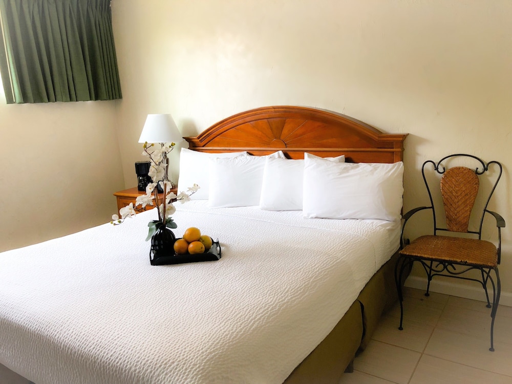 America S Best Value Inn San Diego Loma Lodge 17/27