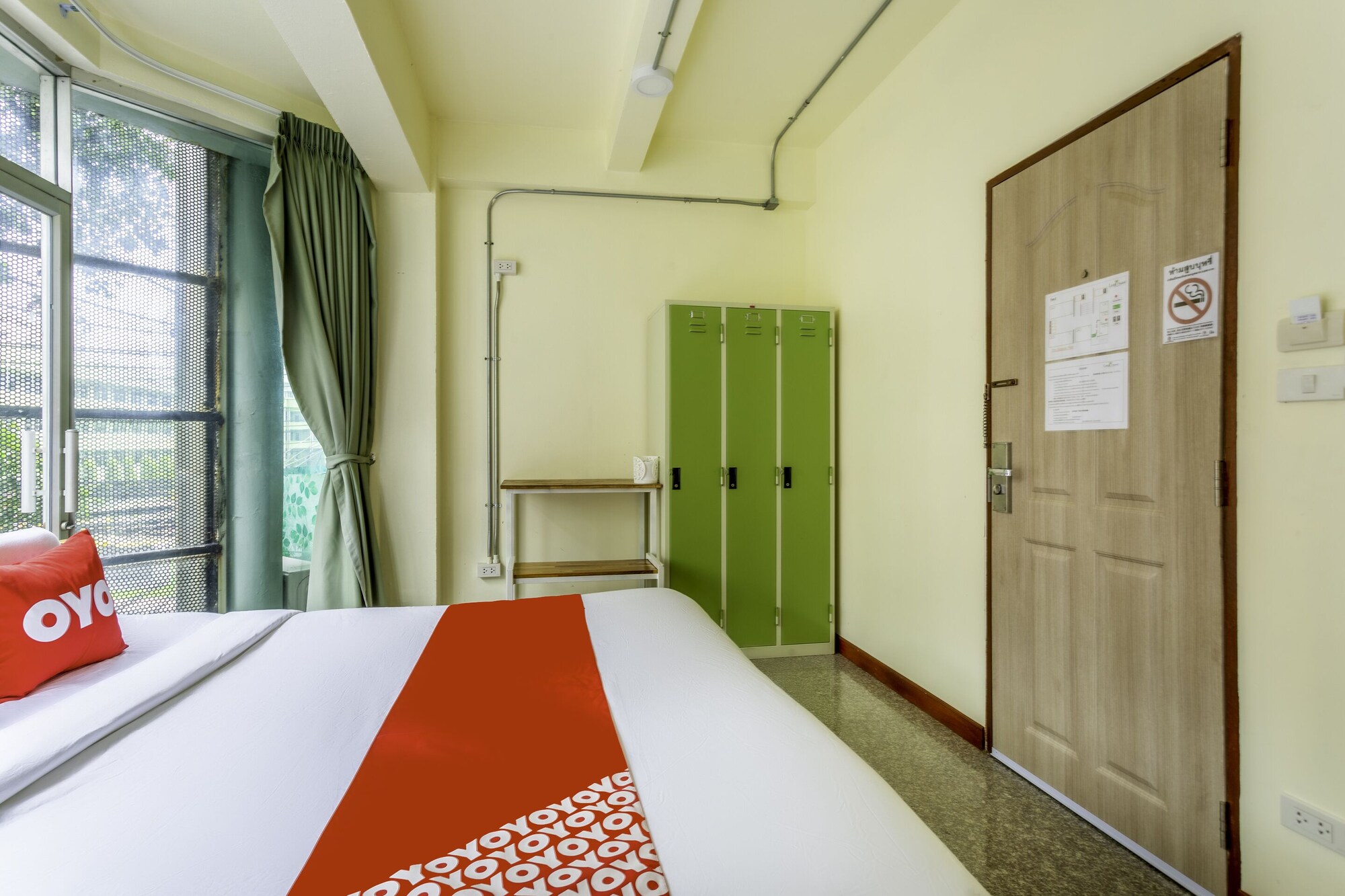 PREMIUM, DOUBLE BED, SHARED BATHROOM