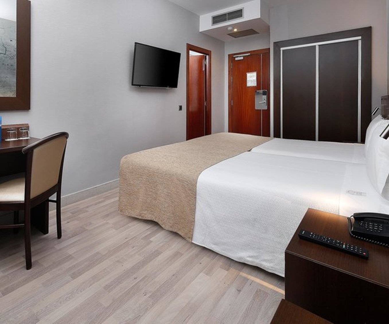 Hcc Taber Hotel 26/57